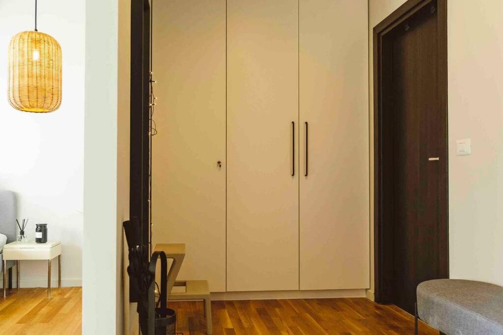 Vivando - Beautiful Studio B + Parking Bucharest Exterior photo