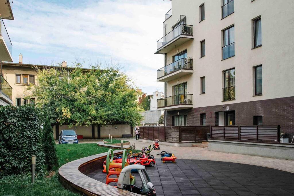 Vivando - Beautiful Studio B + Parking Bucharest Exterior photo